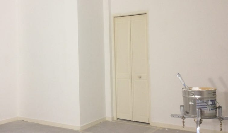 enduit de lissage et peinture de finition sur du cr&eacute;pi goutelette &laquo;r&eacute;novation&raquo;